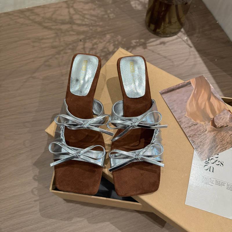 Moda 2025Designer Verão Nó Borboleta Dedo Aberto Moda Slip-On Elegante Salto Grosso Chinelos de Vestido para Mulheres