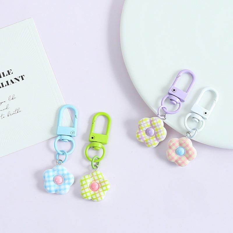 Colorful Fresh Grid Flower Keyring: Cute, Versatile Bag Accessory for Men and Women