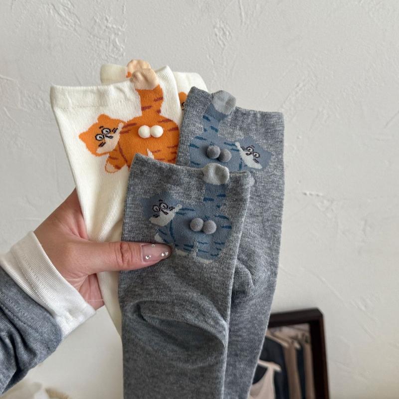 Cartoon Cat Female Mid Tube Socks Soft Comfortable Sweat Absorbing Breathable Casual Socks Three-Dimensional Cat Printed Socks