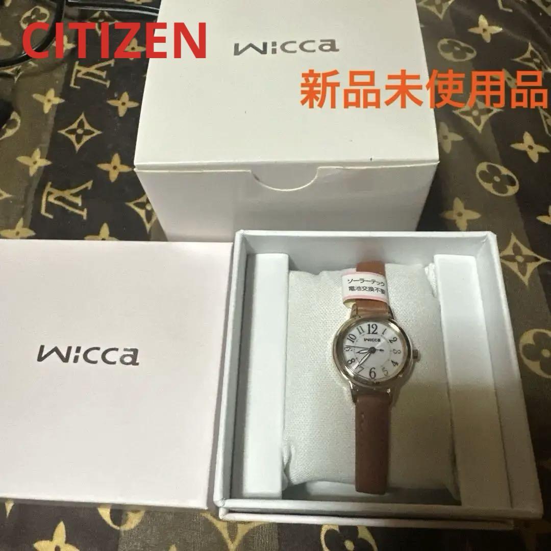 

[Б/У] Женские солнечные часы CITIZEN Wicca