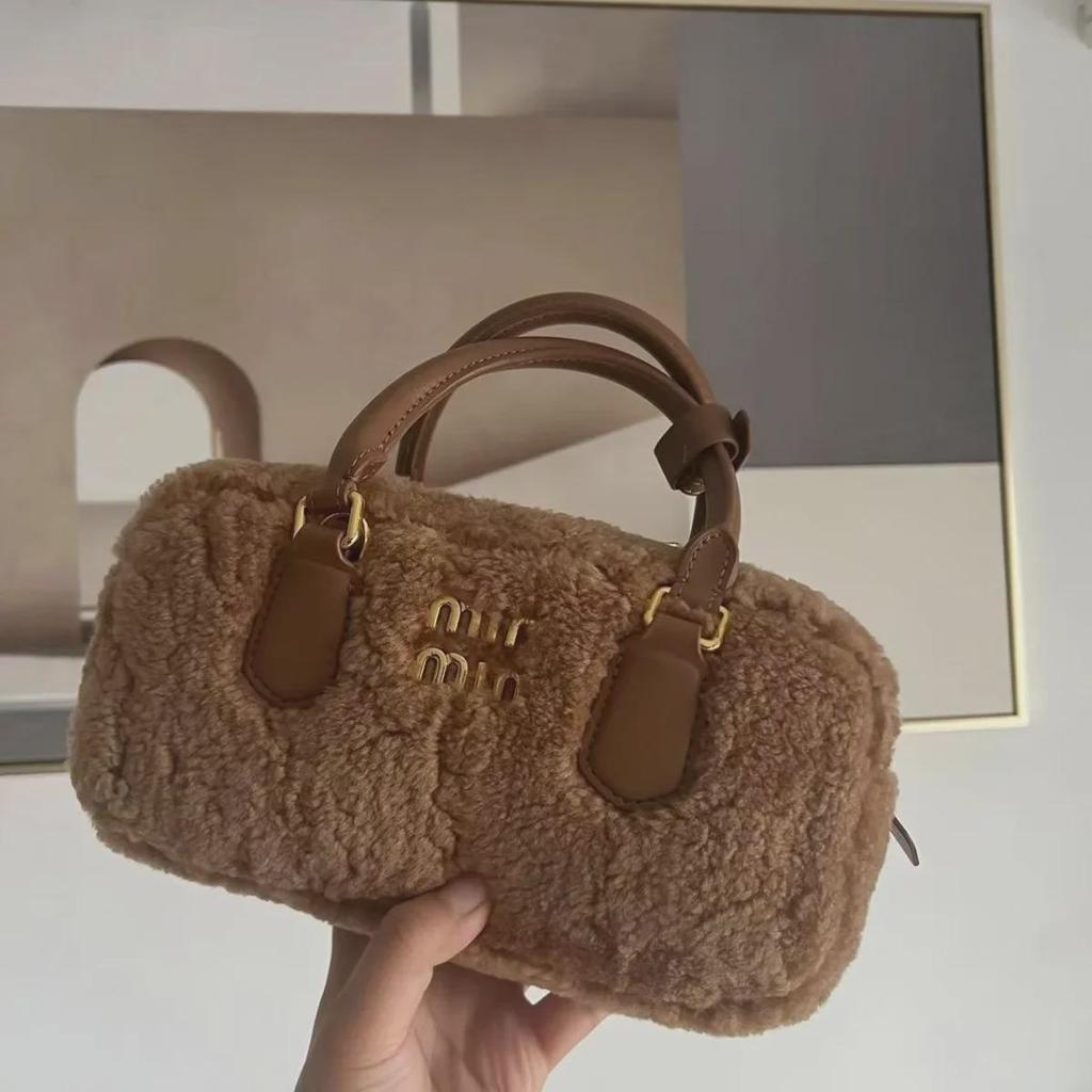 Cute Lamb Plush Saddle Bag - New Autumn/Winter 2023 Fashion Versatile Casual Shoulder Handbag.