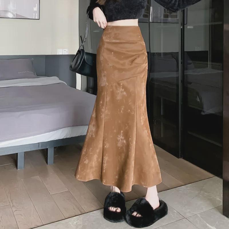 2024 Spring Women's High-Waist Slim Fishtail Skirt - Trendy, Irregular Splicing, Medium Length.