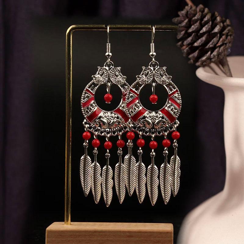 European, American and Bohemian Hollow Bead Fringed Earrings, High-end Retro Ethnic Style Earrings, Fashionable Long Earrings.