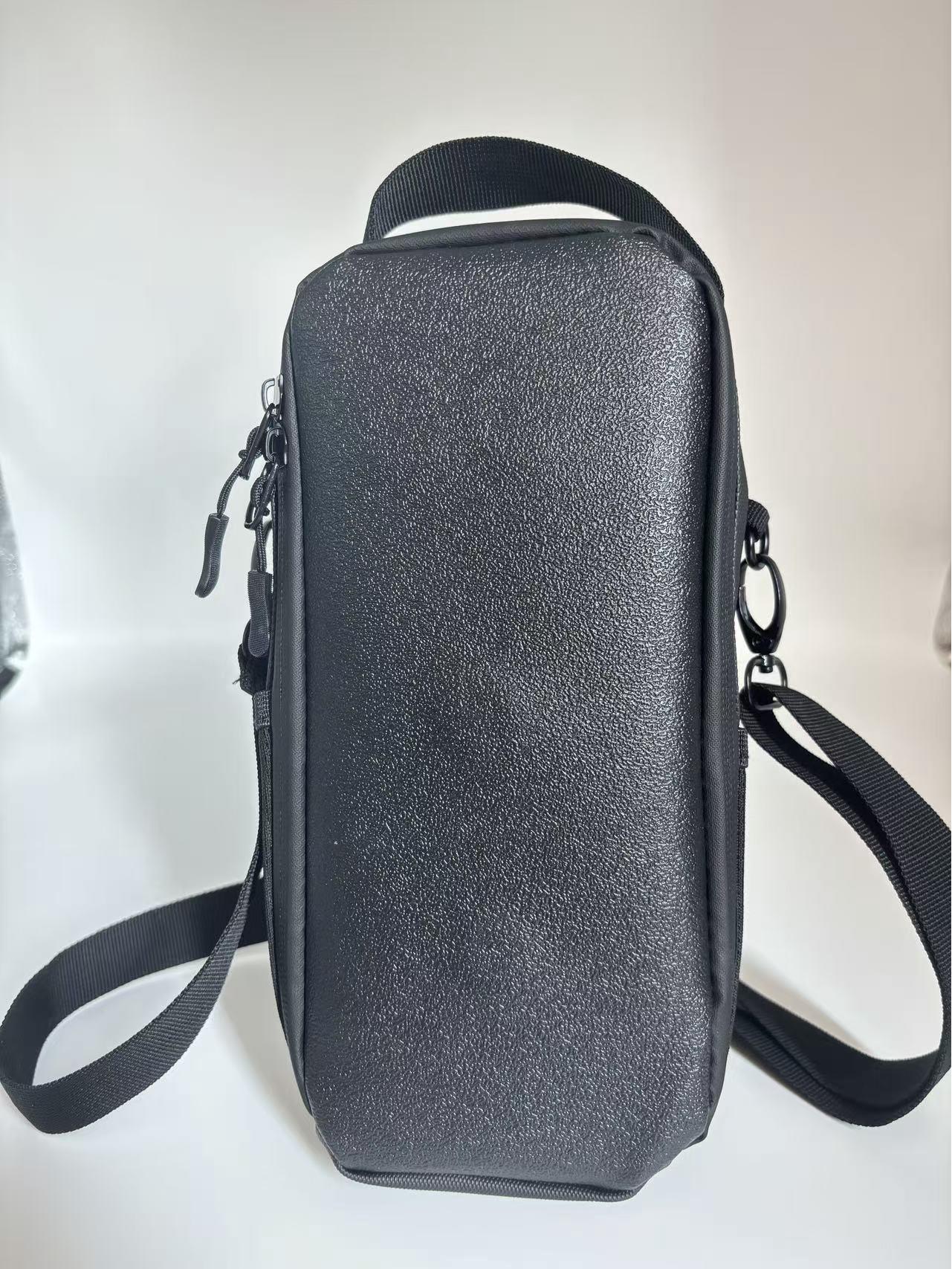 

Multifunctional Crossbody Fitness Bag: Magnetic Water Bottle Holder & Leather Sports Gym Bag.