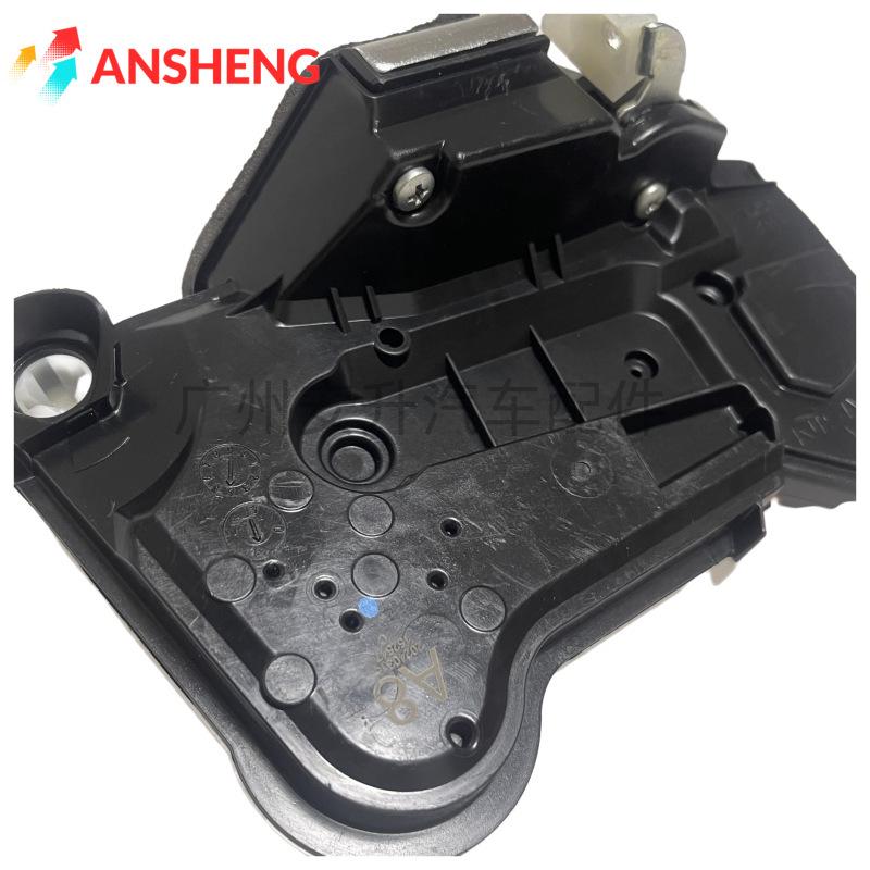 69040-53130 Linker vorderer Türschlosssteller für Lexus RX, ES, NX300, NX350