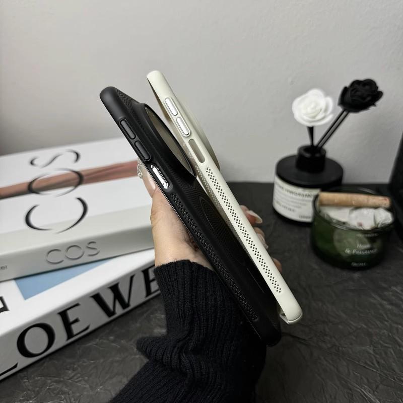 Applicable to Huawei Mate70Pro breathable heat dissipation honeycomb hole magnetic mobile phone case Pura70 all-inclusive PC protective case