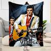 Elvis Presley Kytarové vystoupení Personalizovaná deka se jménem Útulná přizpůsobitelná deka Hřejivá dekorace Perfektní pro kancelářskou židli Židli Postel Pohovku