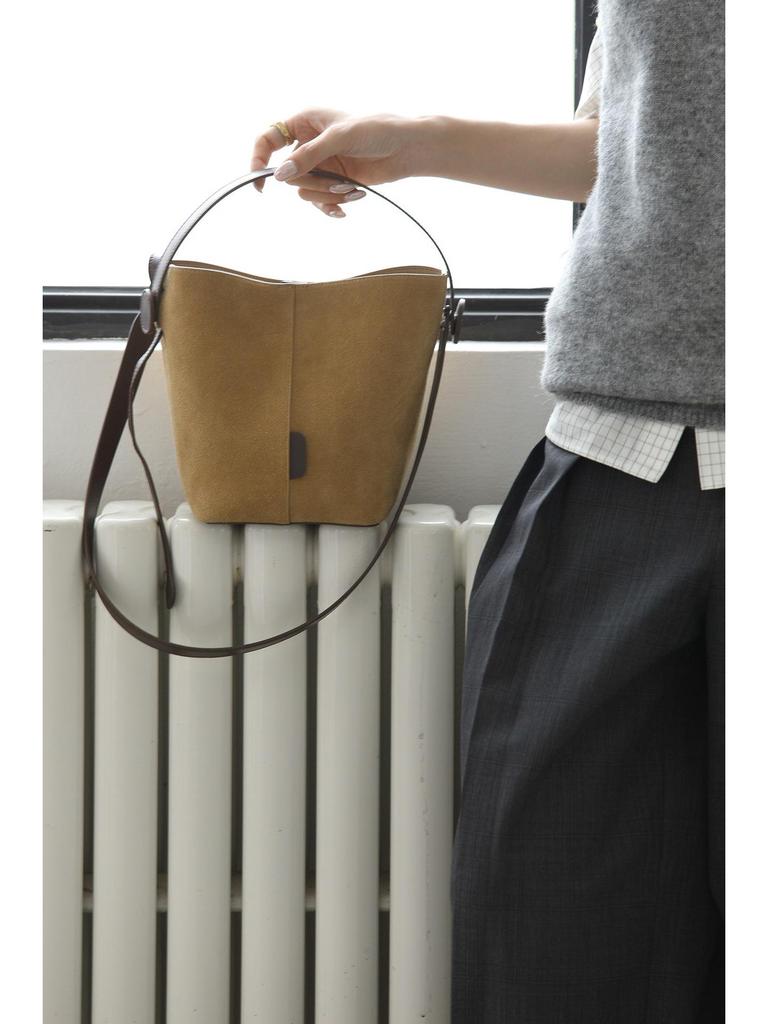 High-End Retro Wildleder Bucket Bag für Damen - Vielseitig, Großes Fassungsvermögen für Pendelfahrten im Herbst/Winter