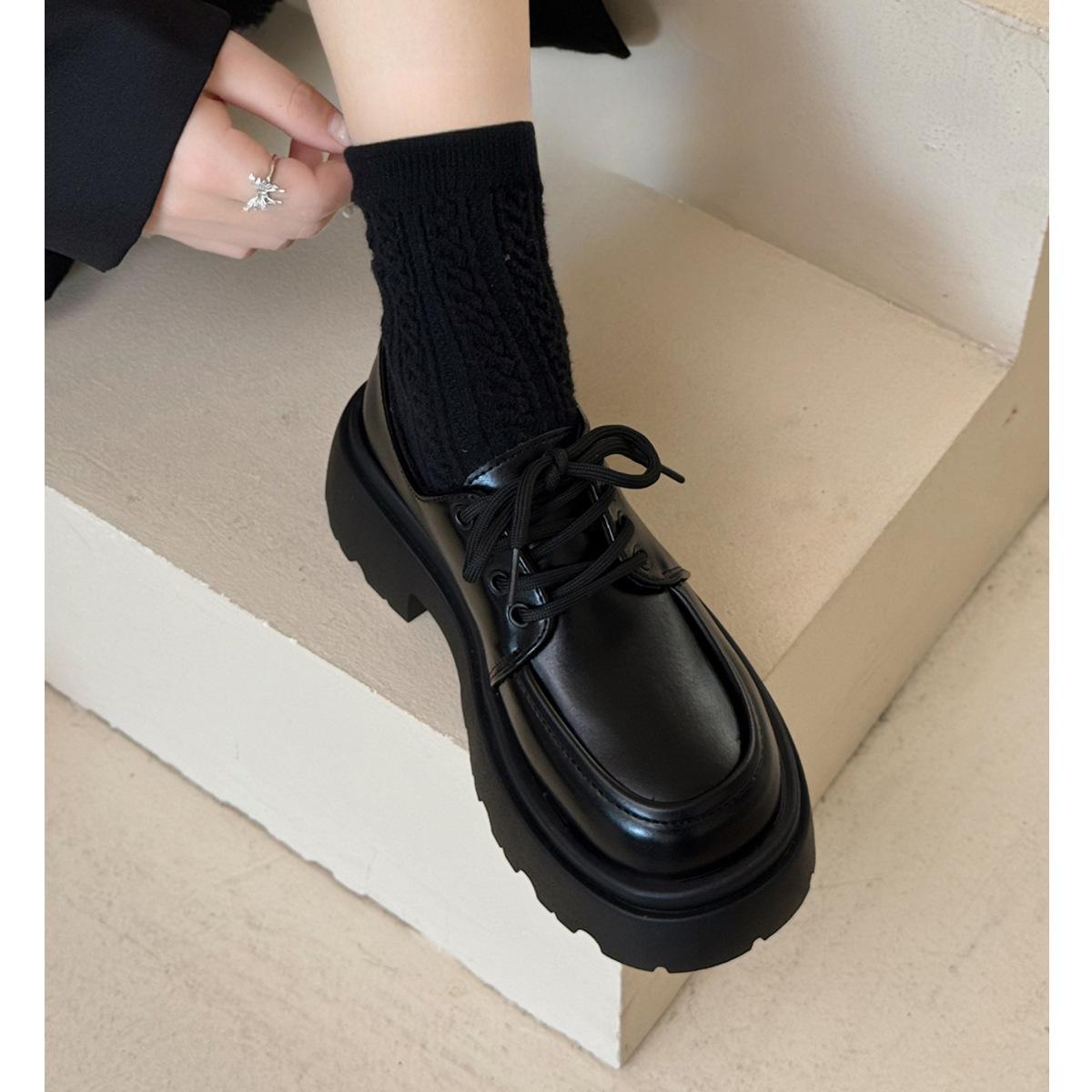 

Маленькие кожаные туфли для женщин в британском стиле 2025 новая весна и лето с юбкой jk одинарные туфли черные для通勤 платформа лоферы для женщин 35