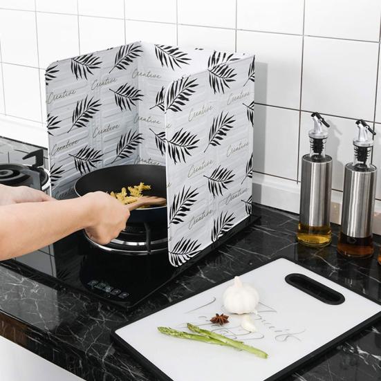 Aluminum Foil Kitchen Cooking Oil Splash Guard Gas Stove Heat Burn Proof Board
