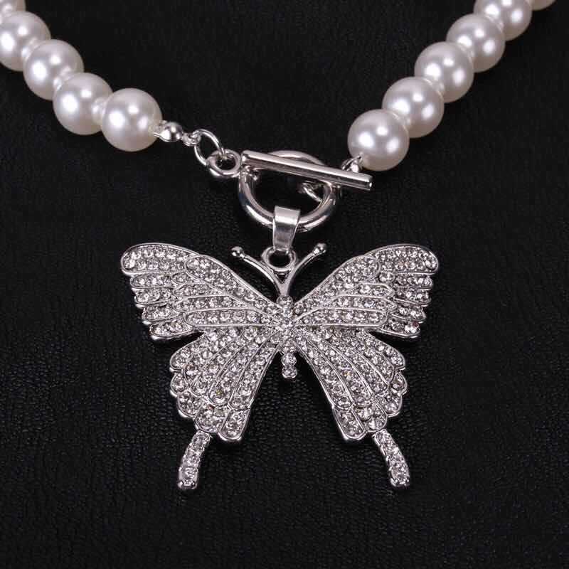 Europäischer und amerikanischer Schmuck Kreative Persönlichkeit Diamant Großer Schmetterling Anhänger Weibliche Mode Imitation Perlenkette