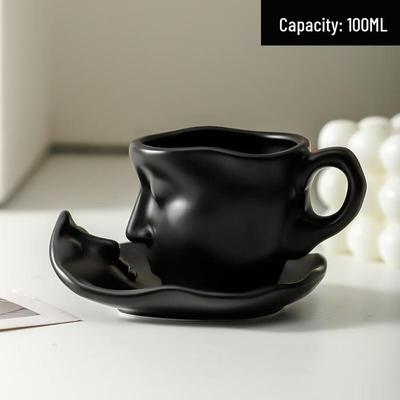 Kreative Keramik-Espressotasse mit menschlichem Gesicht
