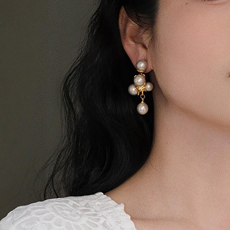 Vintage Pearl Stud Earrings Women Gold-Tone Copper Post Elegant Retro Minimalist Jewelry Winter 2025 Collection