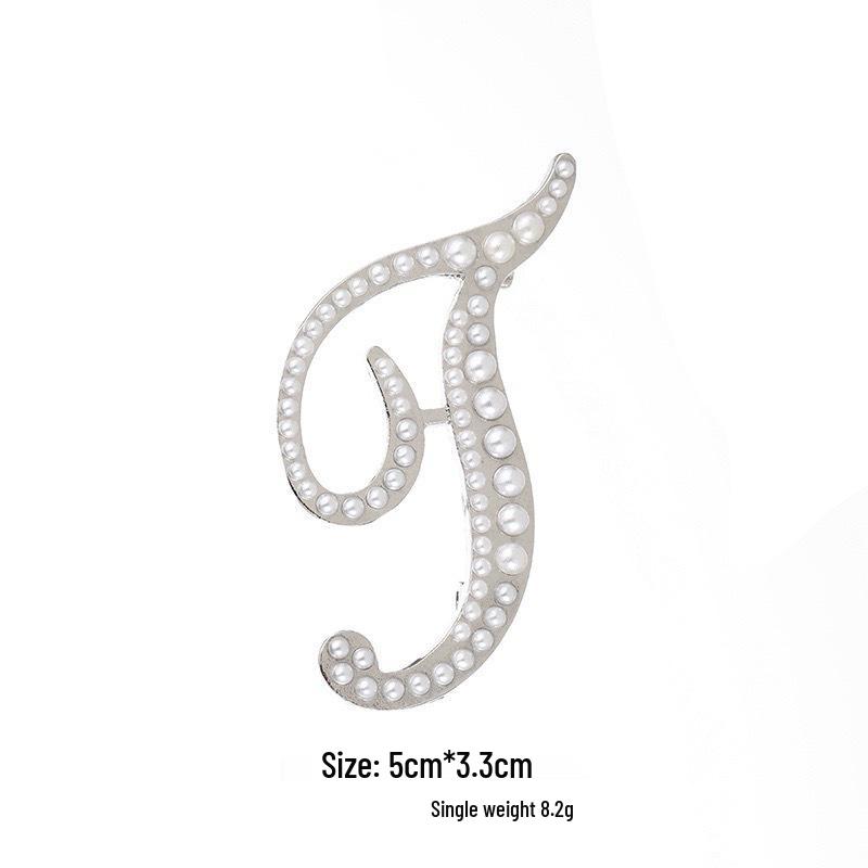 Elegantní brož s perlovým písmenem (26 písmen): Všestranný módní doplněk