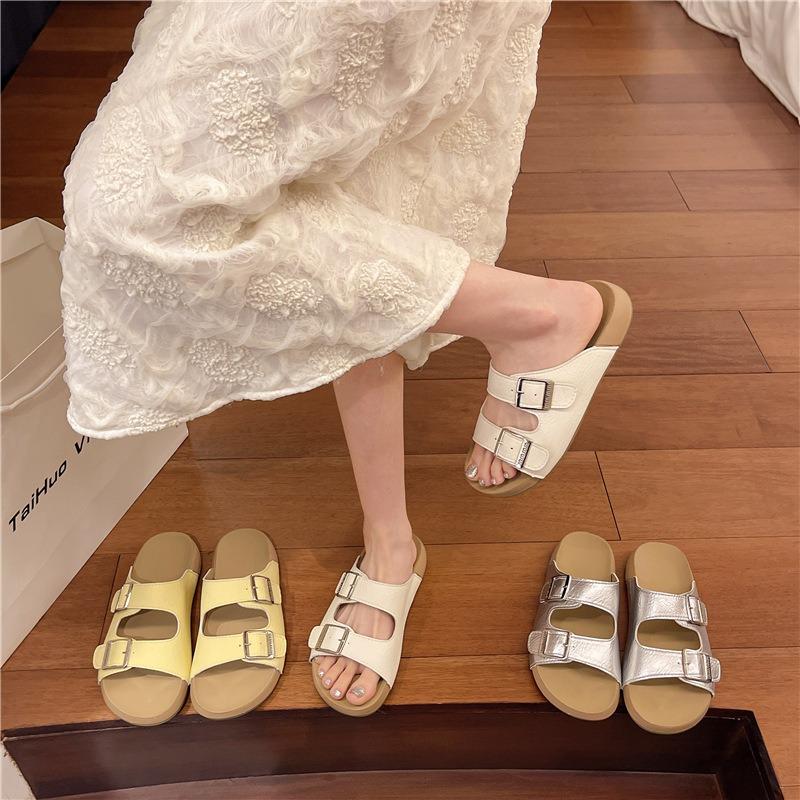 Thick-bottomed versatile beach cool slippers women wear summer new casual belt buckle cool slippers women