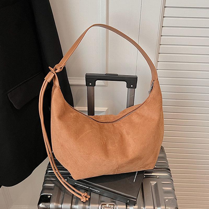 

Suede bag women s large-capacity new autumn and winter niche one-shoulder messenger bag high-end dumpling bag коричневый