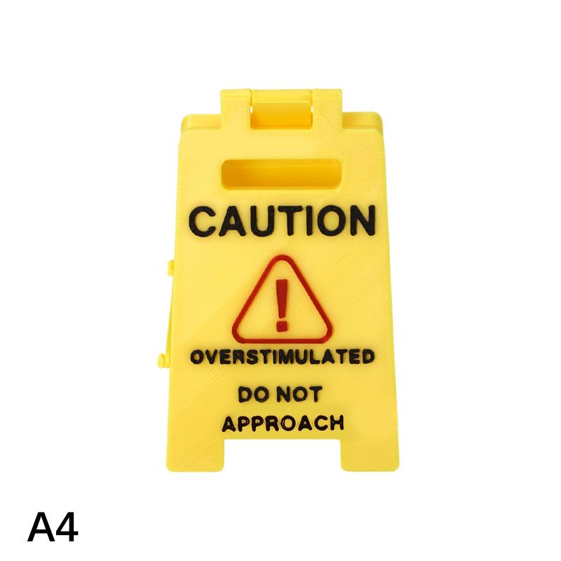 

Осторожно Перестимулирован Настольная табличка Напечатано на 3D принтере Офисный стол Осторожно Переработан Не приближаться Предупреждающий знак Юмор Настольное украшение