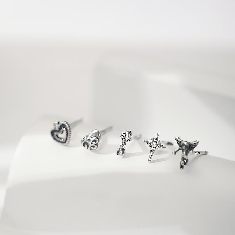 Design Sense Heart Earrings Women'S Court French Retro Earrings Cupid'S Arrow Cross Ear Bone Earrings