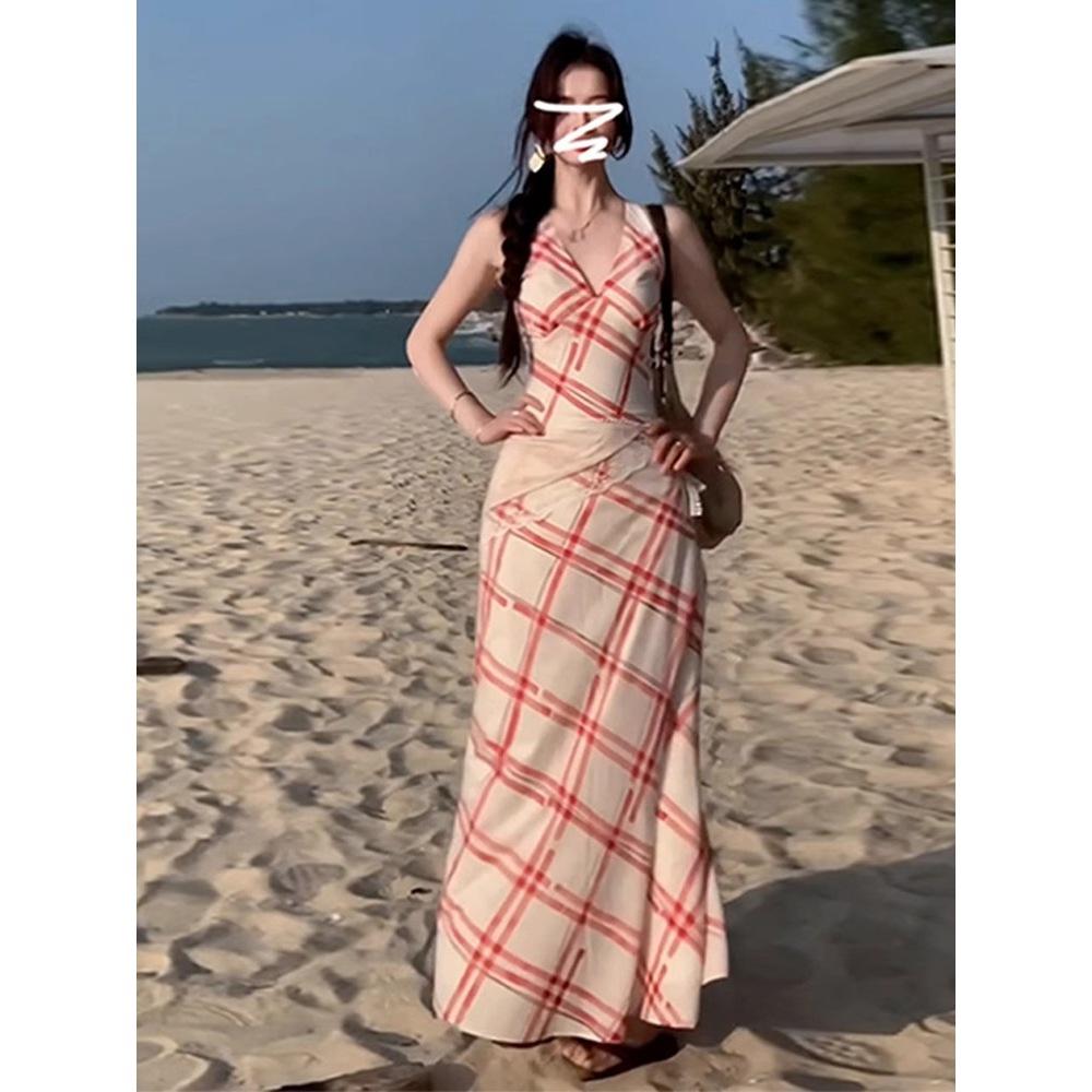 Spring new neck suspender dress children's summer seaside vacation temperament waist pinched high-end long dress