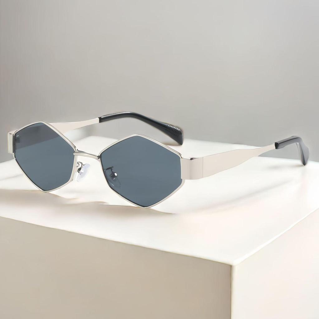 Trendy European-American Round Metal Sunglasses for Women - Street Style