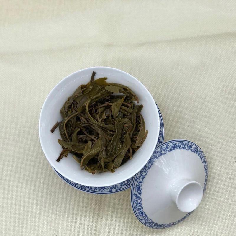 Iceland Private Collection of Top Grade Tea King Green Cake357g Yunnan Raw Pu'er