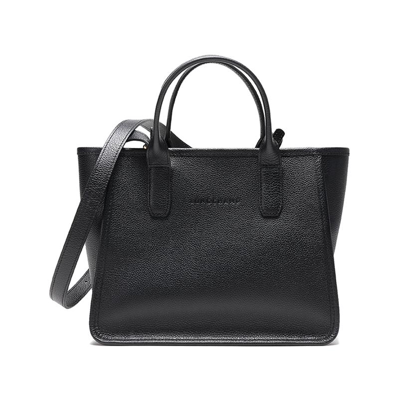 Longchamp Le Foulonné 27 Magnetic Closure