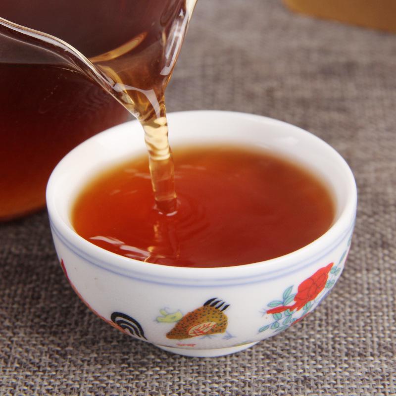 Exquisite 2003 Yunnan Pu-erh Gift Box with Ripe Small Gold Tea Bricks