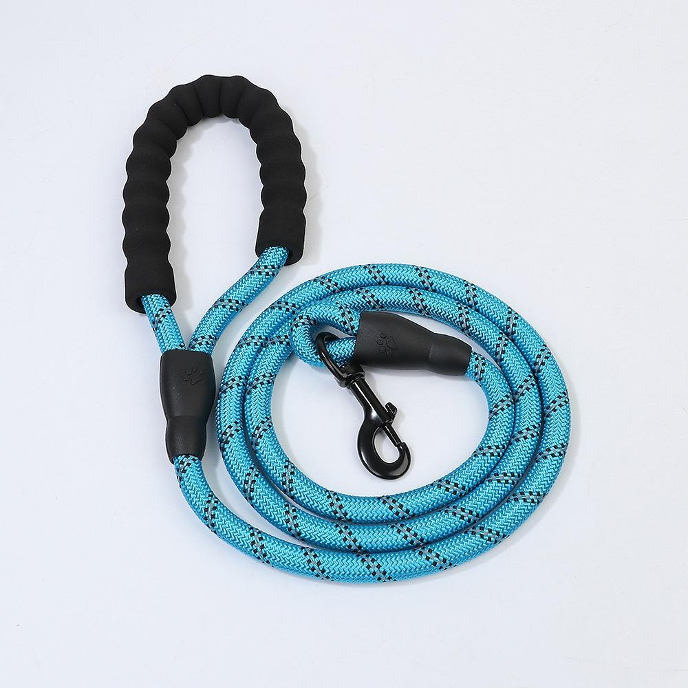 Pet supplies Reflective nylon round dog leash Medium and large dog dog pet leash