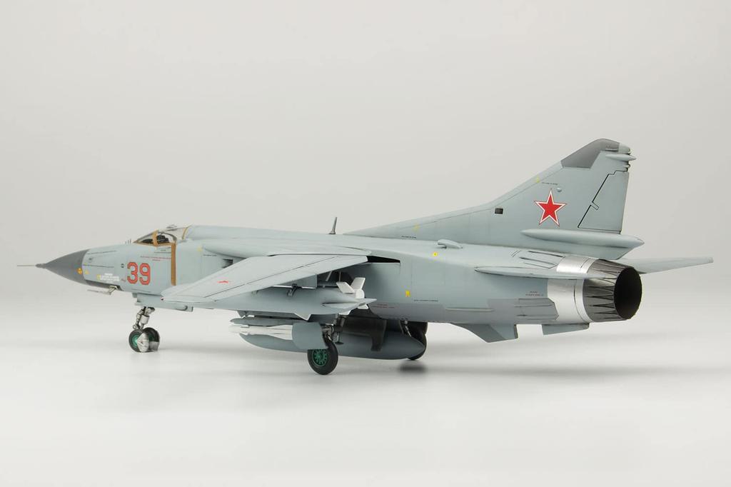 Platz/Italeri 1/48 Soviet Air Force Fighter MiG-23MF Frogger B Soviet Air Force Plastic Model TPA-19 Molded Color