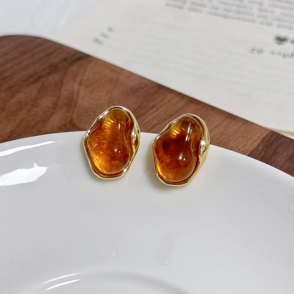 New Maillard French Amber Color Irregular Geometric Stones Stud Earrings for Women Simple Unique Girl Zircon Christmas Gift