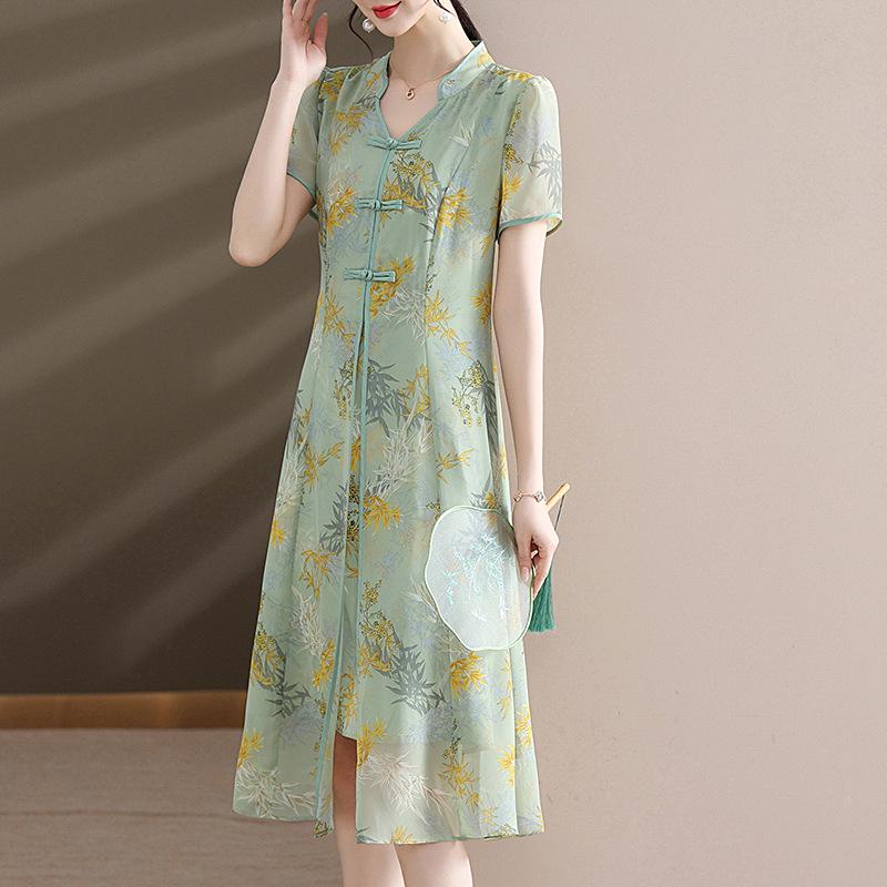 

Elegant Summer Qipao Dress for Middle-Aged & Elderly Women - 2026 Stylish Chinese Skirt XL (105-120 jin) світло-зелений колір