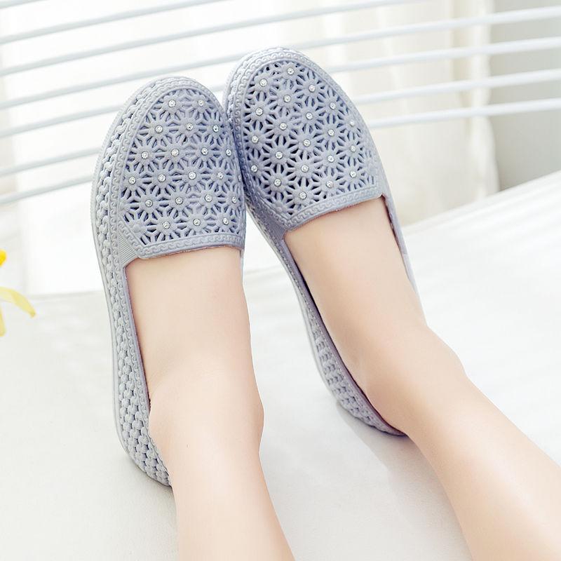 Sandals Female Hole Shoes Casual Flat Non-slip Nurse Shoes White Sandals Mother Shoes Beach Shoes