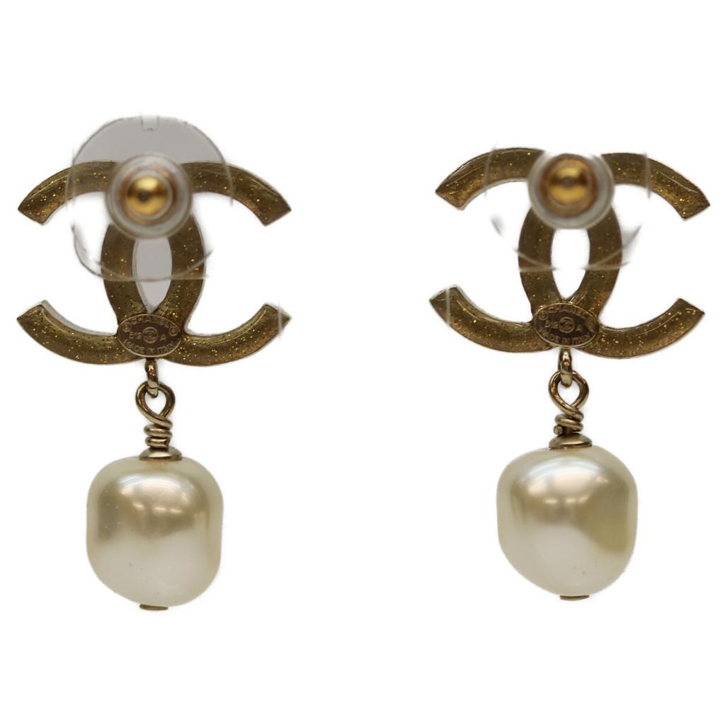 Chanel B12A Gold Plated Rhinestone CC Logos Pearl Earrings Earring goldUsed