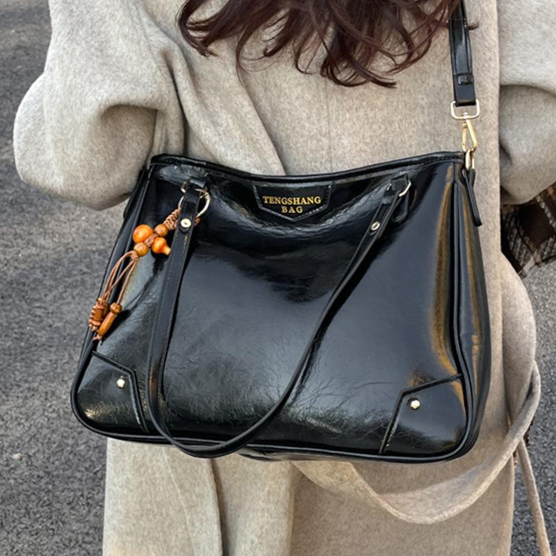 High-end Bag, Large-capacity Retro Crossbody Bag, Versatile Tote Bag for Commuting Casually