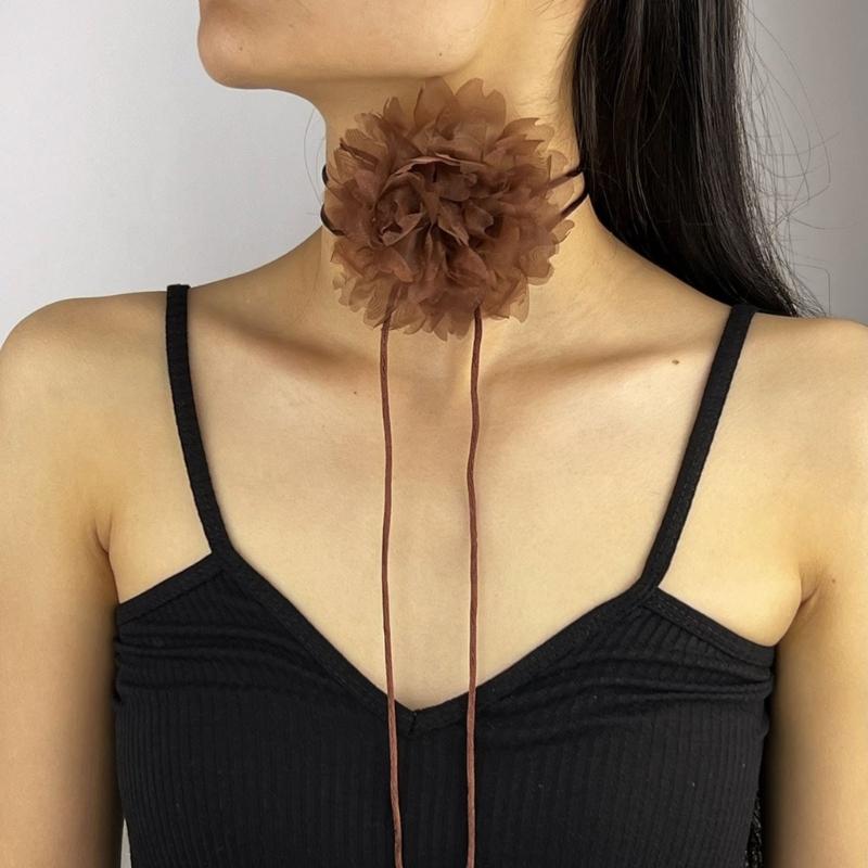 Stylish Rose Blossom Necklace Simulation Flower Neckchain Women Girls Collarbone Chain Eye Catching Choker Accessory