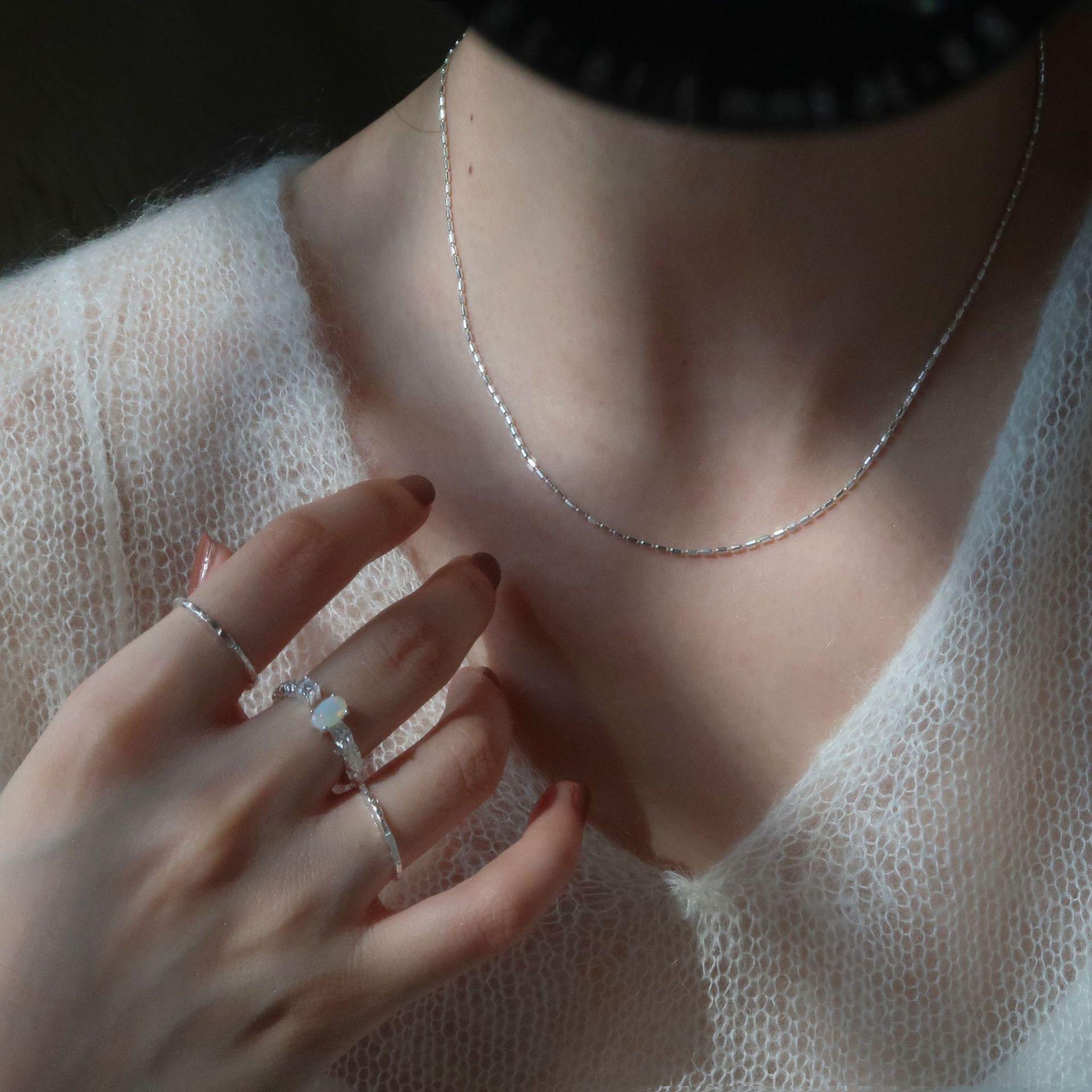 

Весенне-летнее белое сочетание, высококлассное ожерелье, женская легкая роскошь, дизайн с бантом, цепочка на ключицу