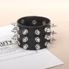 Punk-Armband für Männer und Frauen – Goth-Armband aus schwarzem Leder mit Nieten aus Metall – verstellbarer Manschettenarmreif mit Spike-Nieten