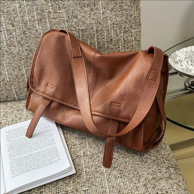 Vintage plant kneaded leather large-capacity bag, loose shoulder tote bag, high-end commuter messenger bag for women