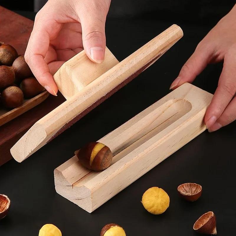 Manual Nut Opener Wooden Chestnut Opener Heavy Duty Walnut Plier Opener Tool for Walnuts Chestnuts Pecans Hazelnuts Almonds