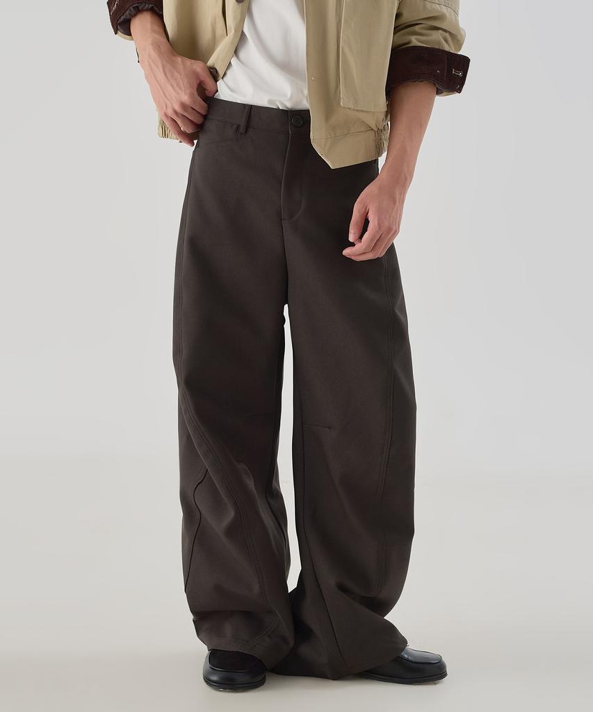 Ousa Cut-Out Dart Slacks - Brown