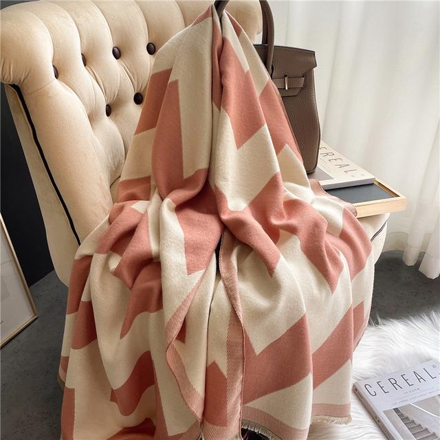 Luxusní kašmírový šátek Zimní Dámské Šály Pašmína Teplá Deka Zábaly Dámská šátek Foulard Bandana Značka Silný potisk šátky