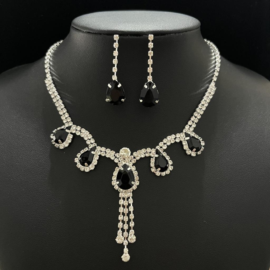 Diamantbesatt vanndråpeanheng halskjedesett Europeisk og amerikansk lett luksus tungindustri kragebenskjede nisje high-end vare dekorasjon