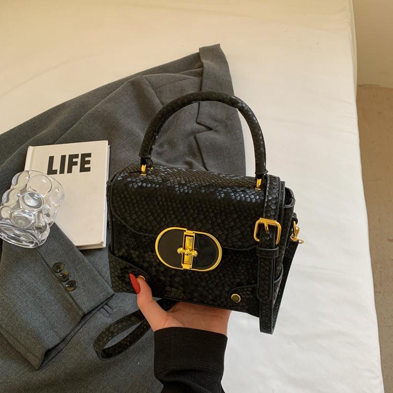 

Премиальная сумка-коробка маленькая женская летняя новая модная со змеиным узором портативная маленькая квадратная сумка текстурная сумка-мессенджер чёрный