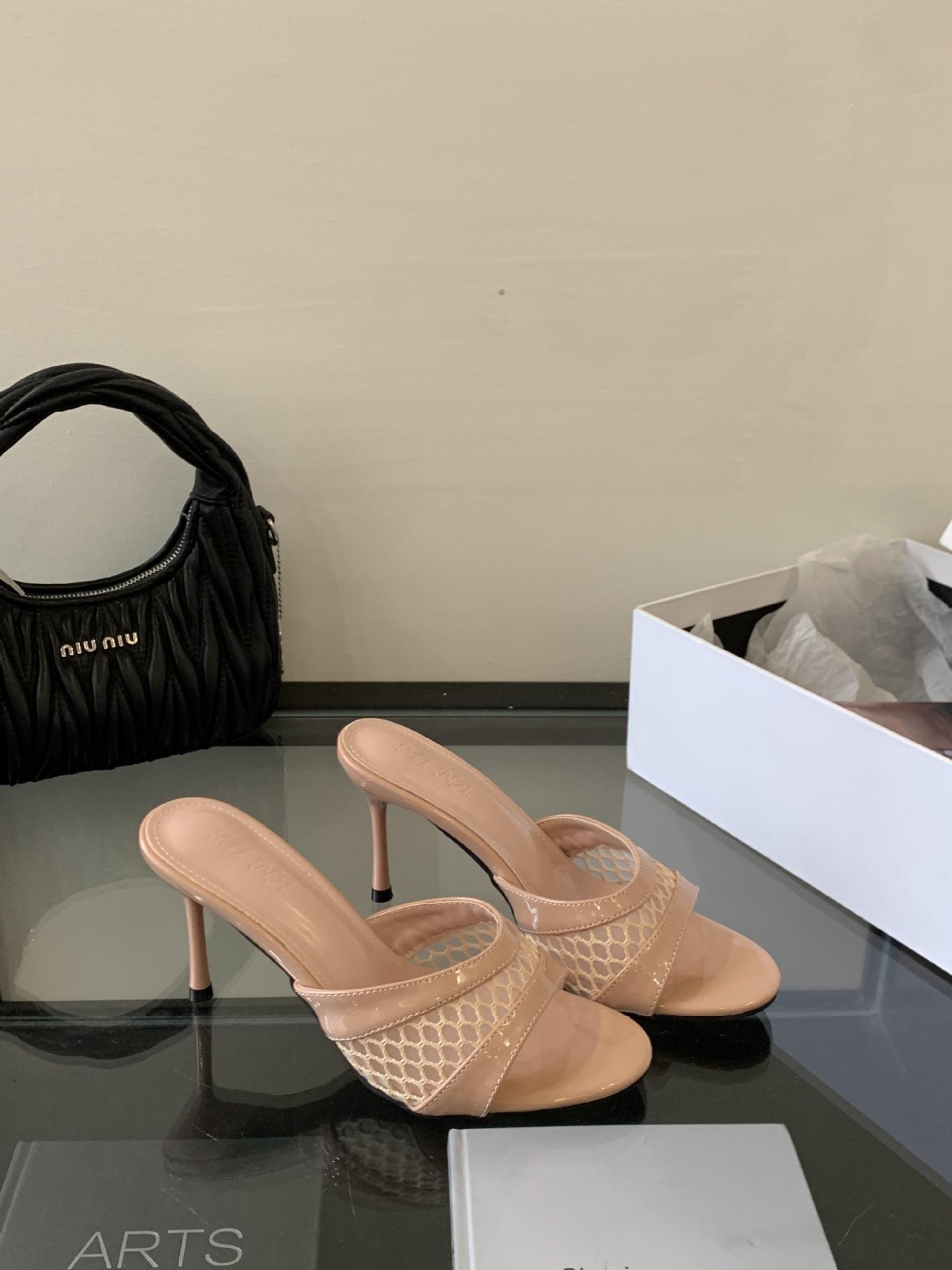 

2025 new French woven hollow open-toed high heels women s stiletto with skirt sexy black cool slippers outside 40 телесный