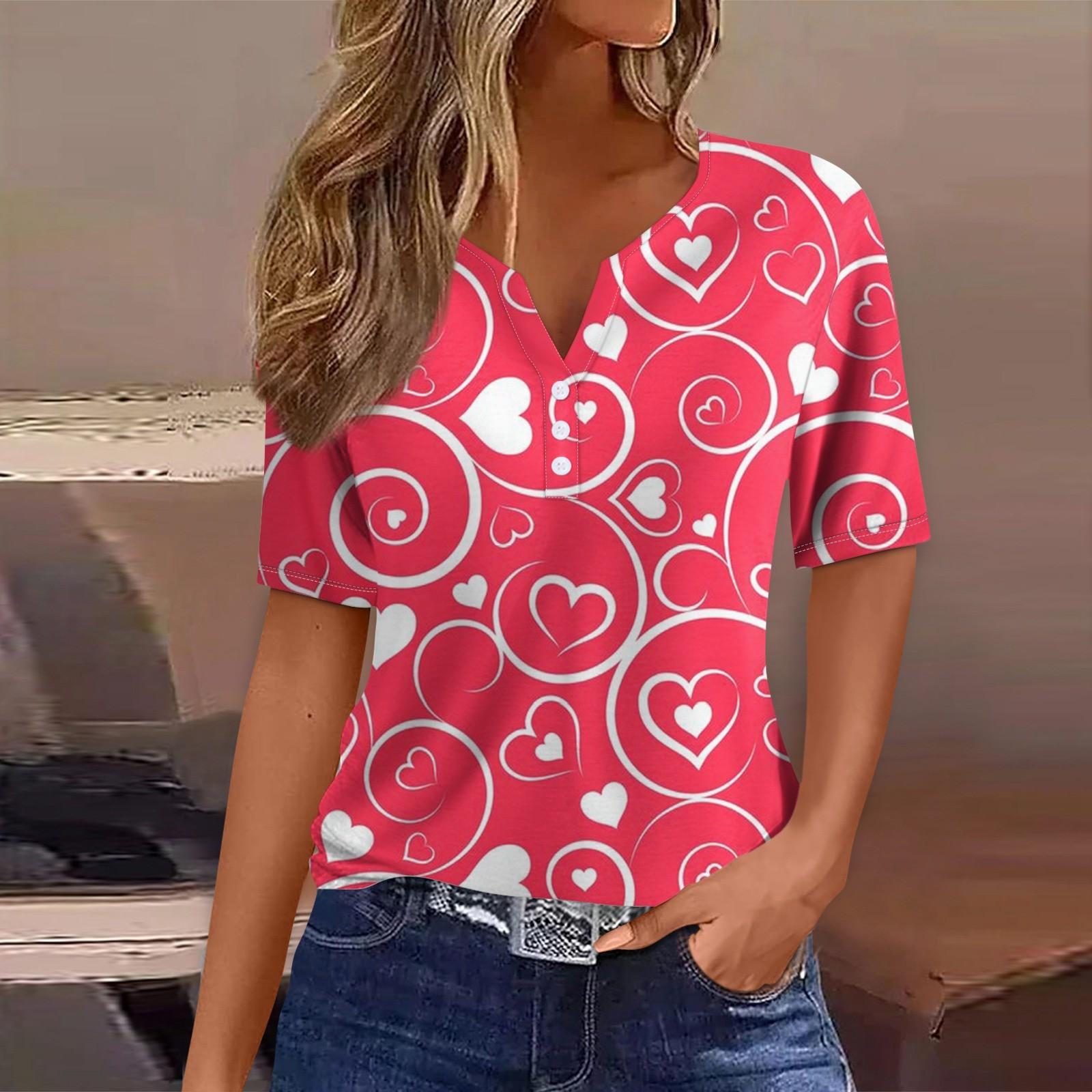 

Жен. Футболка Футболка с принтом на пуговицах ко Дню святого Валентина С короткими рукавами Повседневные Мода выходного дня Классический Классический топ с v-образным вырезом XL арбуз красный