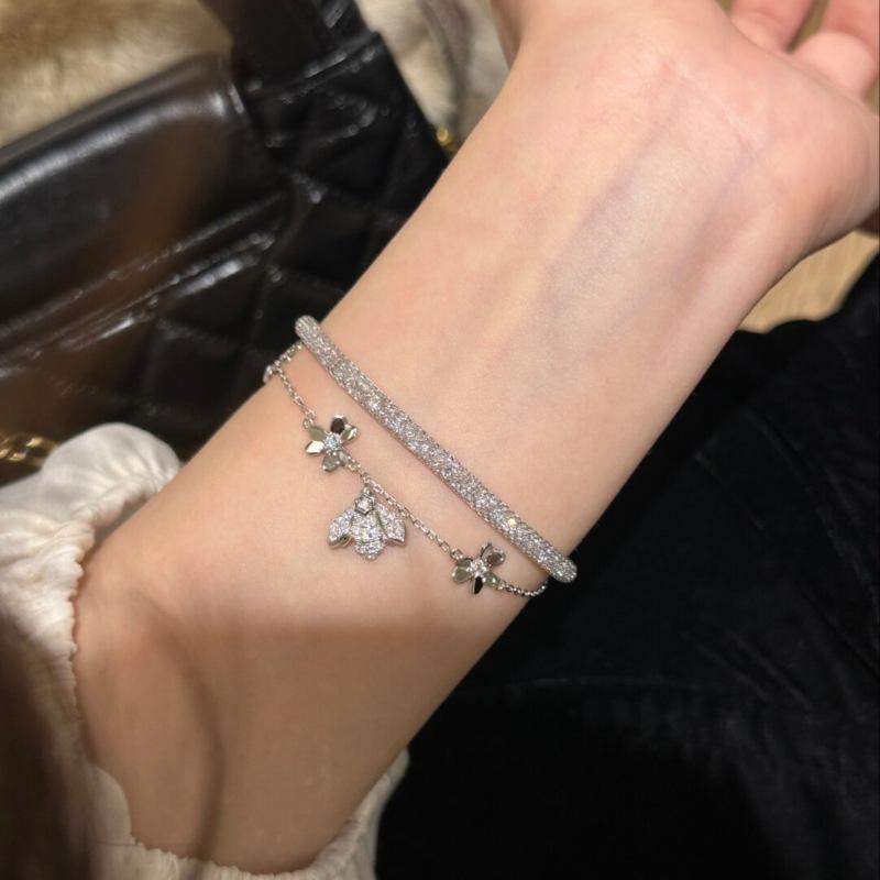 Fashion   Inlay Diamond Elegant And Exquisite Bracelets For Women Retro Bee Three Flower Bangles Luxury Wedding Jewelry