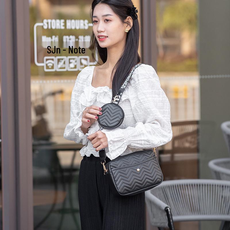 2023 New V-Pattern Fashion Embroidery Shoulder Crossbody Bag