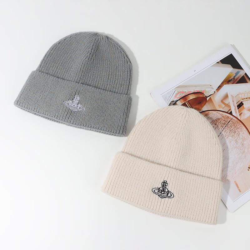 Căciulă din amestec de lână cu logo Saturn în stil Vivienne Westwood