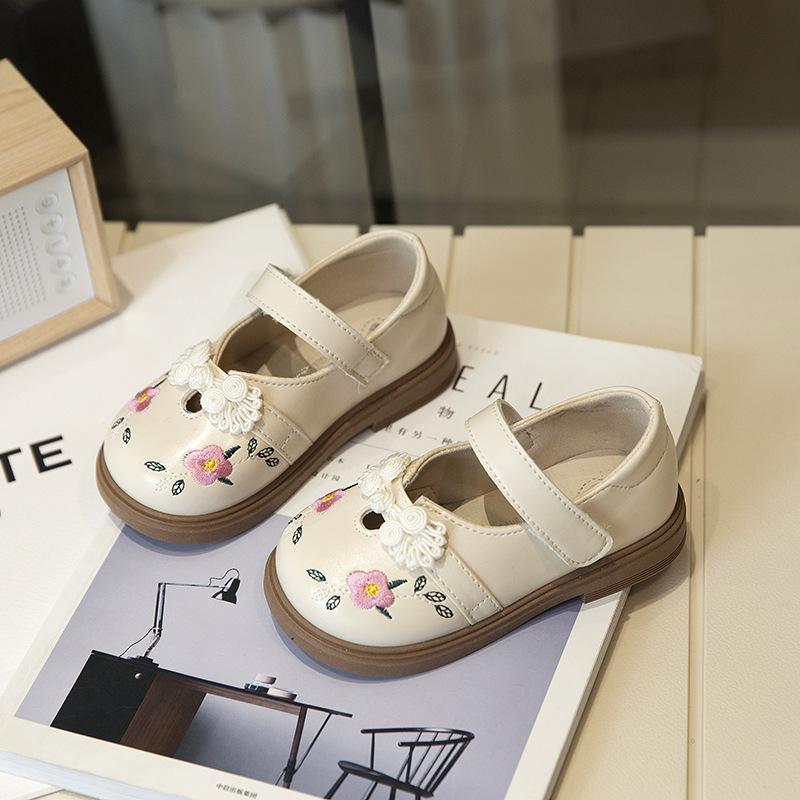 Spring New Style Girls Soft Sole Chinese Style Fashion Princess Soft Sole Leather Shoes
