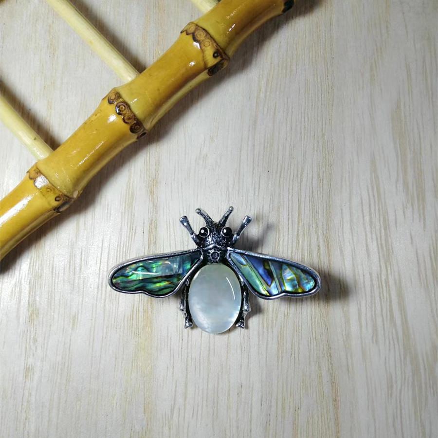 Shell Embedded Butterfly Brooch Pin Pendant With Fashionable Purple Crystal For Women And Men
